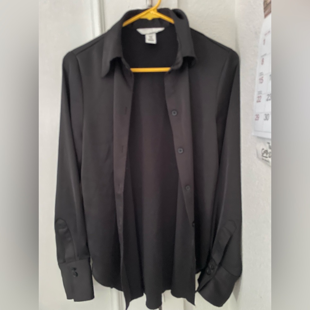 H&M Elegant Black Shirt Size XS Confortable y Fresh | Y2K